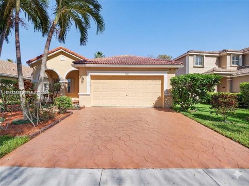 4317 Willow Ridge Dr, Weston FL 33331