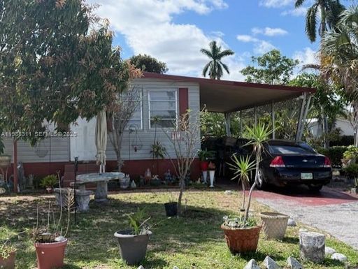 2840 SW Cypress Dr, Dania Beach FL 33312