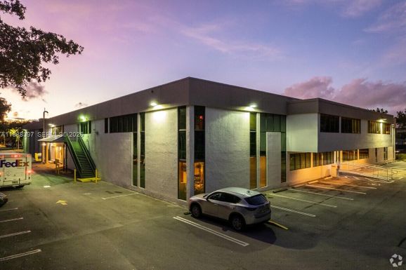 2000 S Dixie Hwy # 200, Miami FL 33133