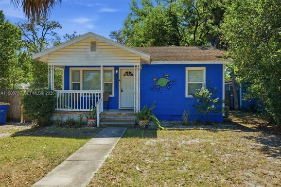 527 Wildwood Way, Clearwater FL 33756