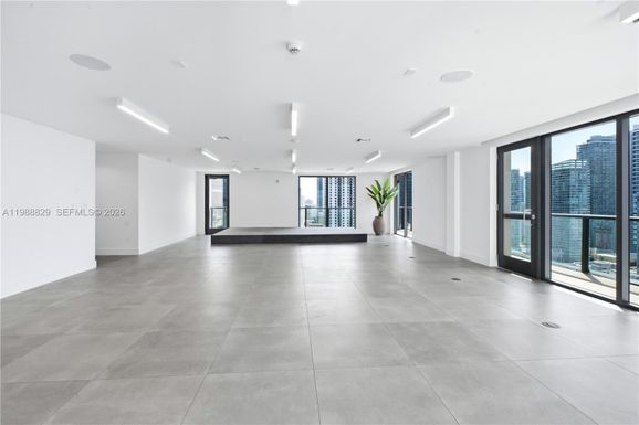 239 SW 9th St # 2401, Miami FL 33130