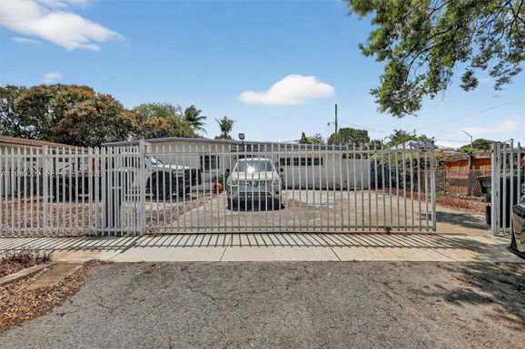 1680 NW 122nd St, North Miami FL 33167