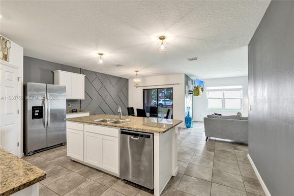 6479 NW Castlebrook Ave, Port St. Lucie FL 34983