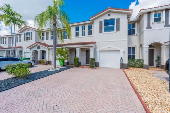 102 Riverwalk Cir, Sunrise FL 33326