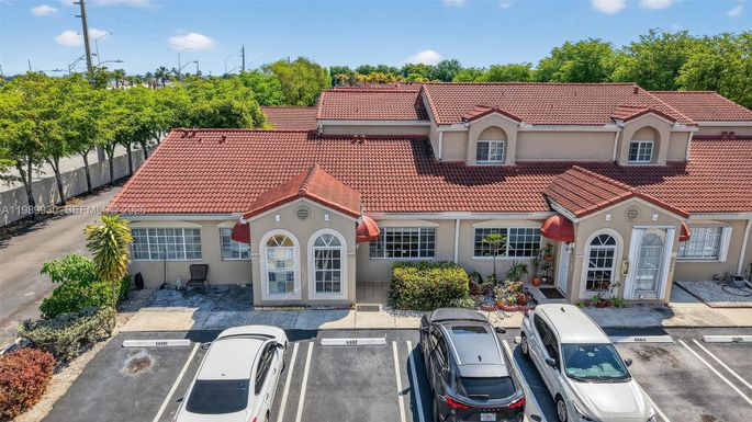 6802 NW 166th Ter # 602, Miami Lakes FL 33014