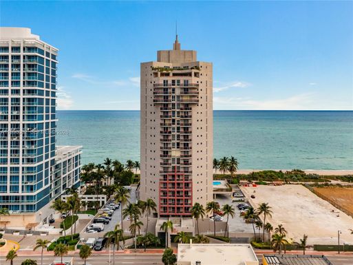 6767 Collins Ave # 1704, Miami Beach FL 33141