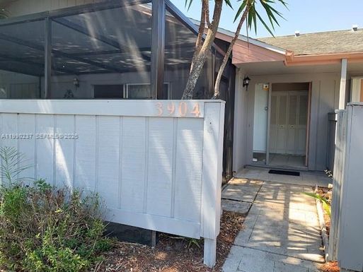 3904 NW Cinnamon Tree Cir, Jensen Beach FL 34957