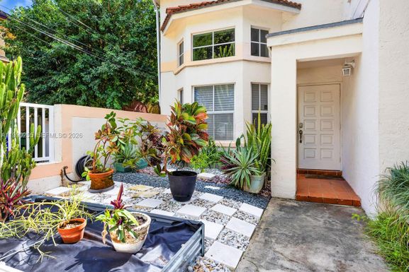 2996 Jackson Ave # B, Coconut Grove FL 33133