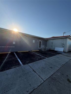 731 SW 64th Ct, Miami FL 33144