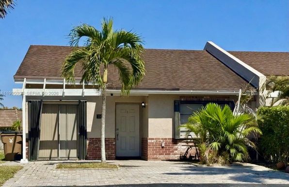 1061 NW 53rd St, Deerfield Beach FL 33064