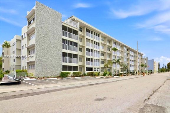 330 SE 2nd St # 101G, Hallandale Beach FL 33009