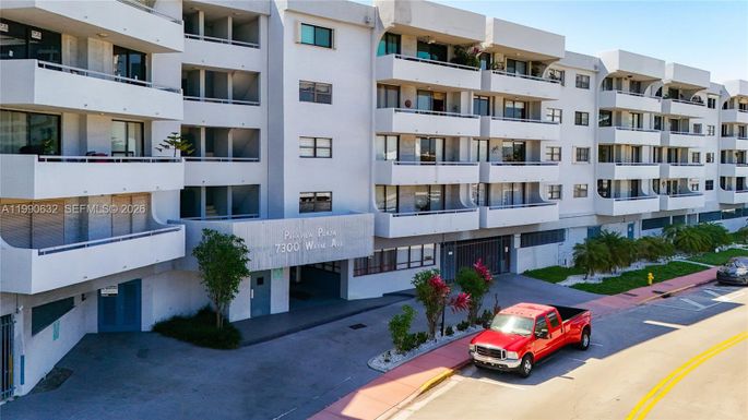 7300 Wayne Ave # 211, Miami Beach FL 33141