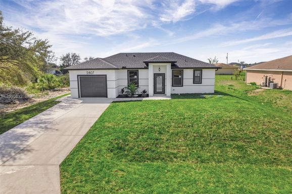 2807 74th ST W, Lehigh Acres FL 33971