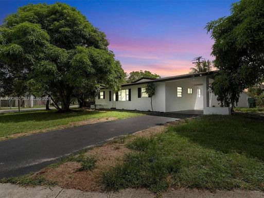 4900 NW 14th St, Lauderhill FL 33313