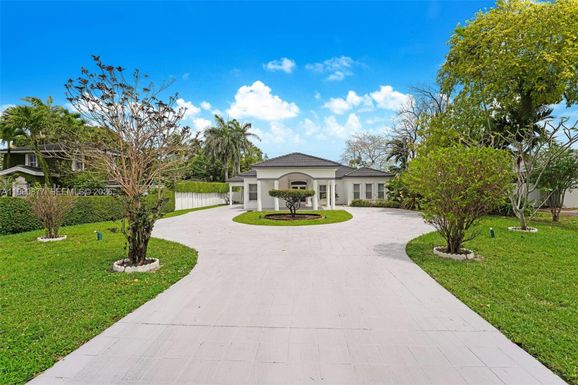 69 S Royal Poinciana Boulevard, Miami Springs FL 33166