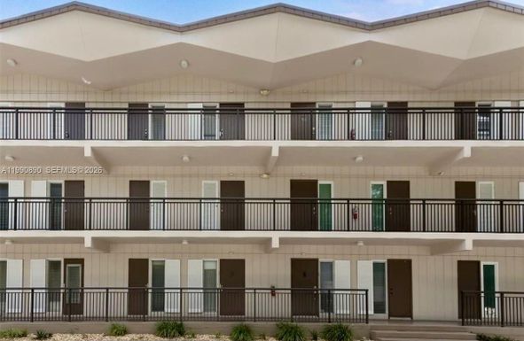 1967 S Ocean Blvd # 205, Lauderdale By The Sea FL 33062