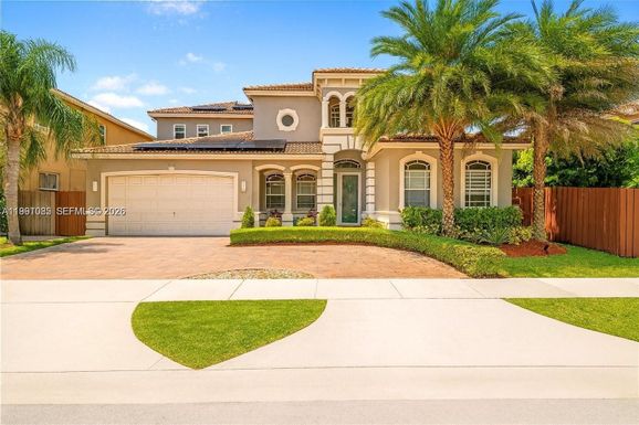 8770 SW 204th St, Cutler Bay FL 33189