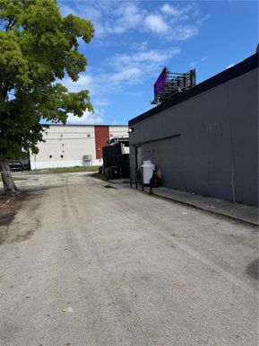 13785 NW 7th Ave, North Miami FL 33168