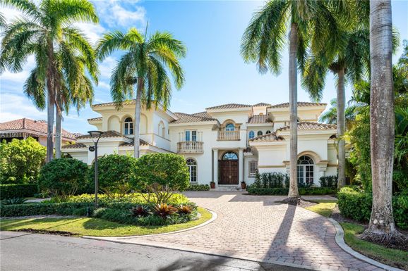 4900 Sanctuary Ln, Boca Raton FL 33431