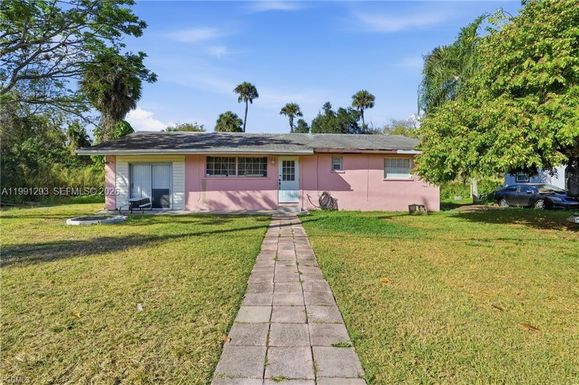 829 N bridge st, La Belle FL 33935
