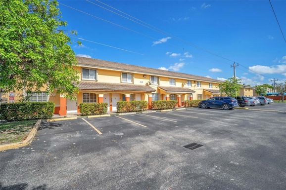 7439 W 22nd Ave # 103, Hialeah FL 33016