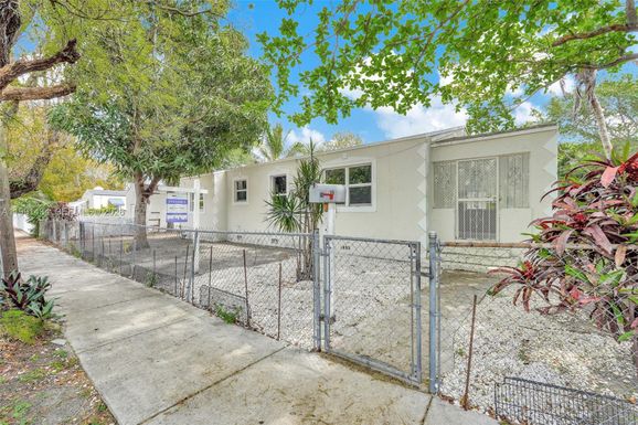 299 NW 43rd St # 1, Miami FL 33127