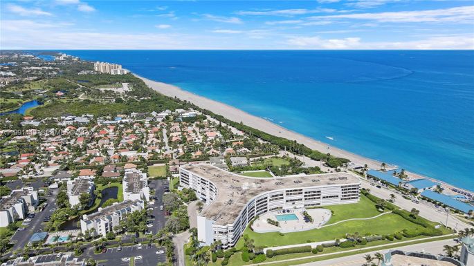 1300 S Highway A1a # 402, Jupiter FL 33477