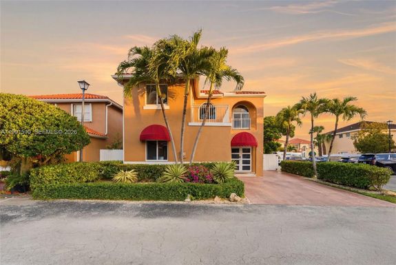 8657 NW 2nd St, Miami FL 33126