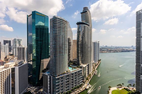 77 SE 5th Street # 2403, Miami FL 33131