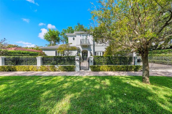 6900 Altamira St, Coral Gables FL 33146