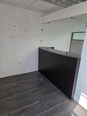 7274 NW 70th St, Miami FL 33166