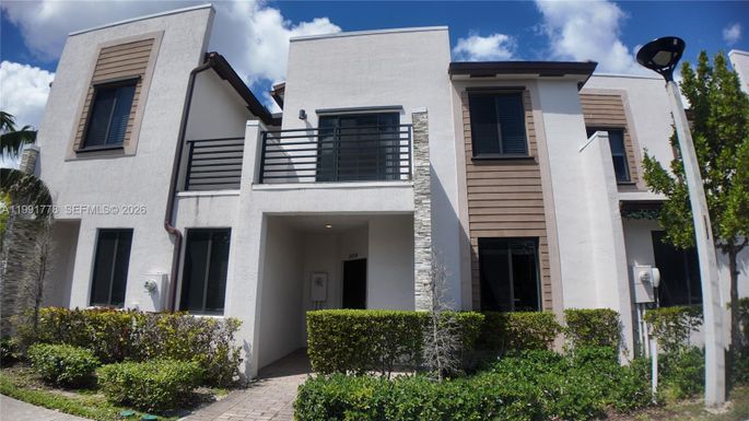 20714 NE 5th Ct, Miami FL 33179