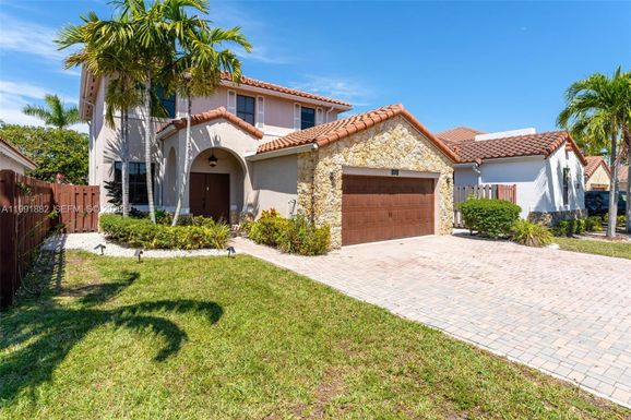 9761 NW 9th St, Miami FL 33172