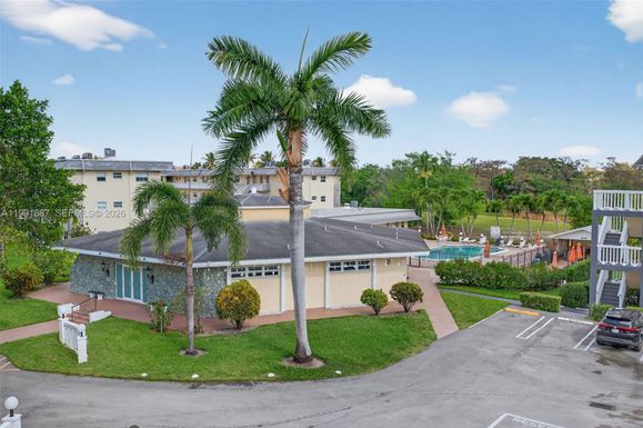 4299 NW 16th St # 310, Lauderhill FL 33313