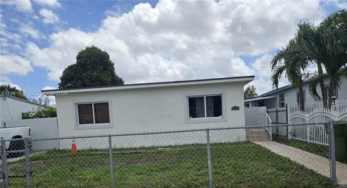 234 E 44th St, Hialeah FL 33013