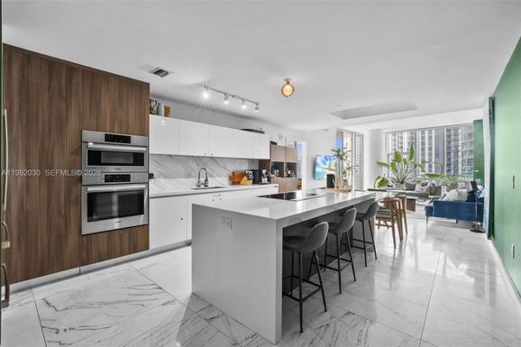 851 NE 1st Ave # 3211, Miami FL 33132