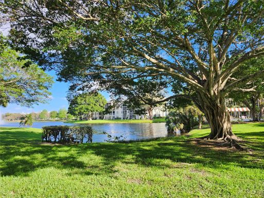 9410 Poinciana Pl # 101, Davie FL 33324
