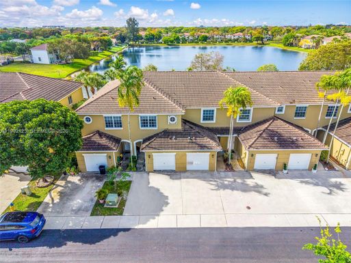 12158 SW 5th Ct, Pembroke Pines FL 33025