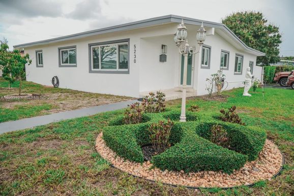 5230 SW 95th Ct, Miami FL 33165