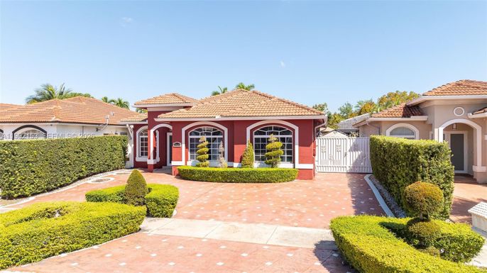 7929 NW 200th Ter, Hialeah FL 33015