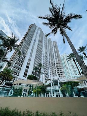 901 Brickell Key Blvd # 1609, Miami FL 33131