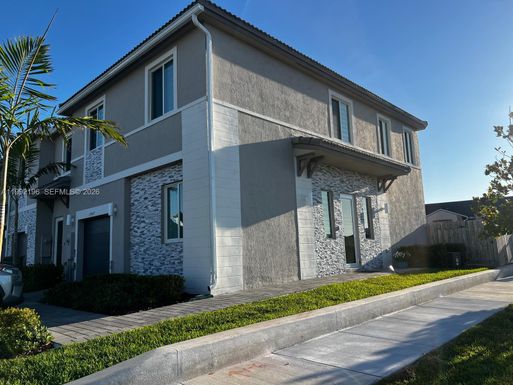 1487 SE 7th Ter, Homestead FL 33034