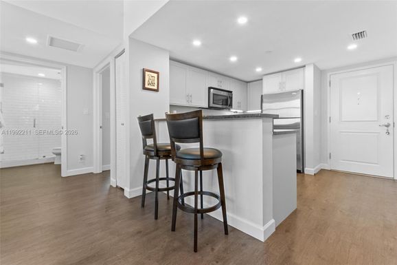 111 E Flagler St # 909, Miami FL 33131