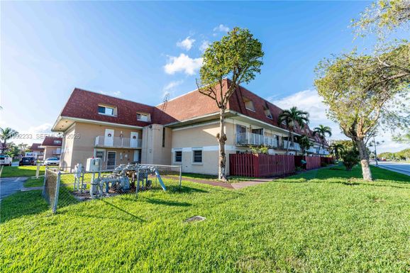 250 NW 107th Ave # 205, Miami FL 33172