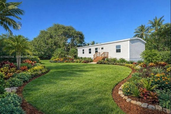 28177 Julia Ave, Torch Key FL 33042