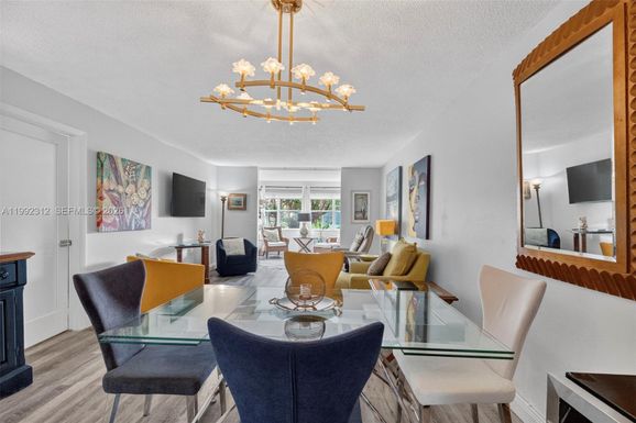 9821 Sunrise Lakes Blvd # 107, Sunrise FL 33322