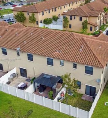 8952 W 35th Ln, Hialeah FL 33018