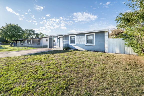 1119 NW 10th Pl, Fort Lauderdale FL 33311