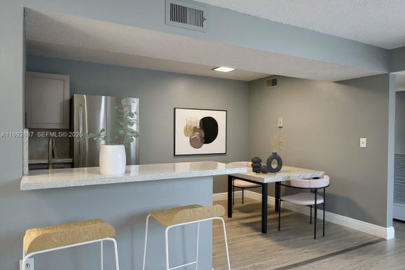 350 W Palm Cir W # 201, Pembroke Pines FL 33025