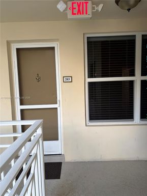 255 Sunrise Dr # 203, Key Biscayne FL 33149